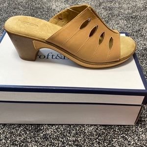 Croft & Barrow Sandal with heel, Size 9